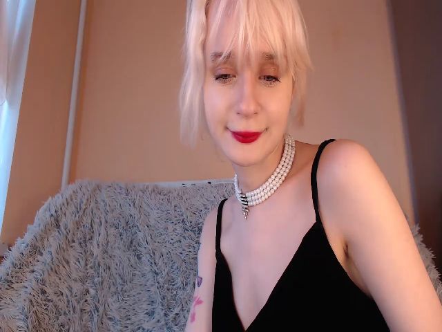 Live sex webcam photo for CyberBitch #255988604