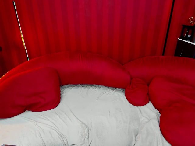 Live sex webcam photo for BestCamGirll #260160975