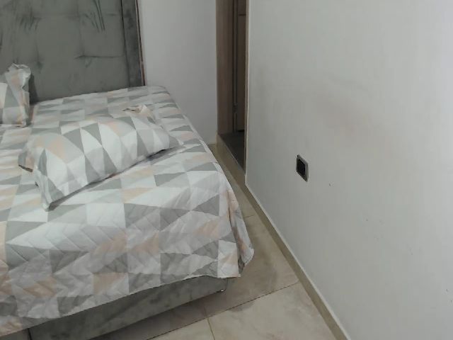 Live sex webcam photo for Noha_24_ #260824690