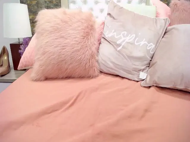 Live sex webcam photo for EllaDavs #260310574