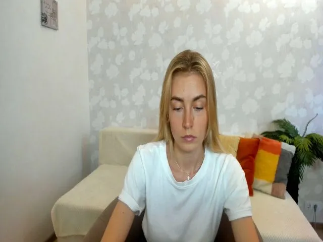 Live sex webcam photo for MissisRexa #255329996