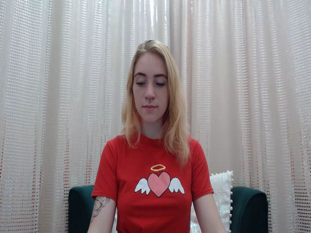 Live sex webcam photo for RedBerryy #263436232