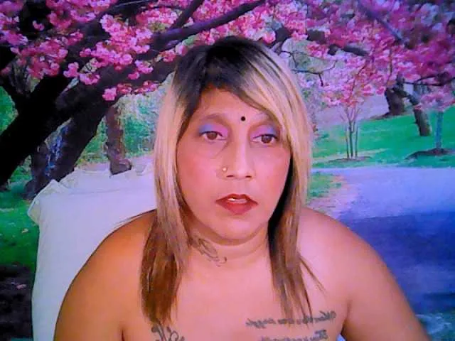 Live sex webcam photo for indianroxy #287933176