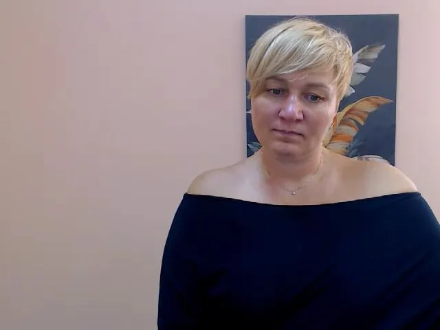 Live sex webcam photo for KailyMey #256321709