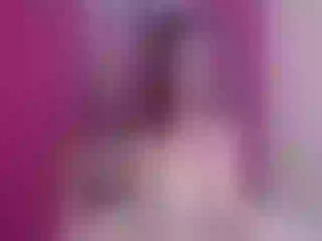 Live sex webcam photo for BustyxxHelen #255852183