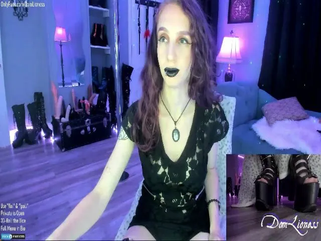 Live sex webcam photo for DomLioness #254960679