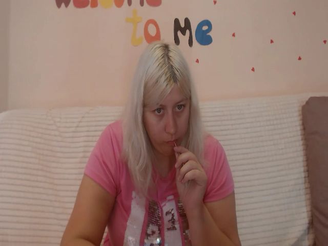 Live sex webcam photo for Kylie_Pag #261861117