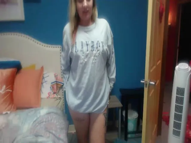 Live sex webcam photo for SnowWhiteXxxx #257406057