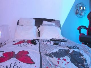 Live sex webcam photo for Candyred88 #251765540