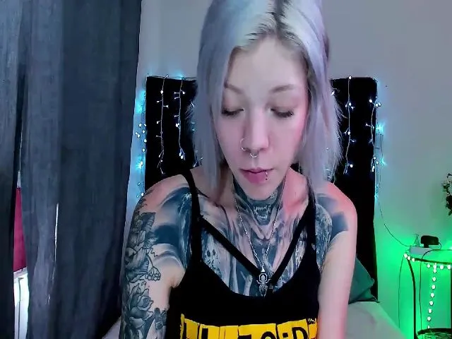 Live sex webcam photo for LiluKayden #254101574