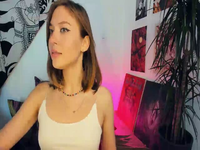 Live sex webcam photo for Aliceum #261329825