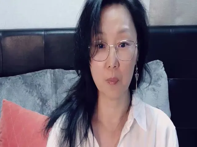 Live sex webcam photo for SandraMia #257517753