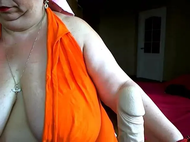 Live sex webcam photo for XTvoiPersikX #255896452