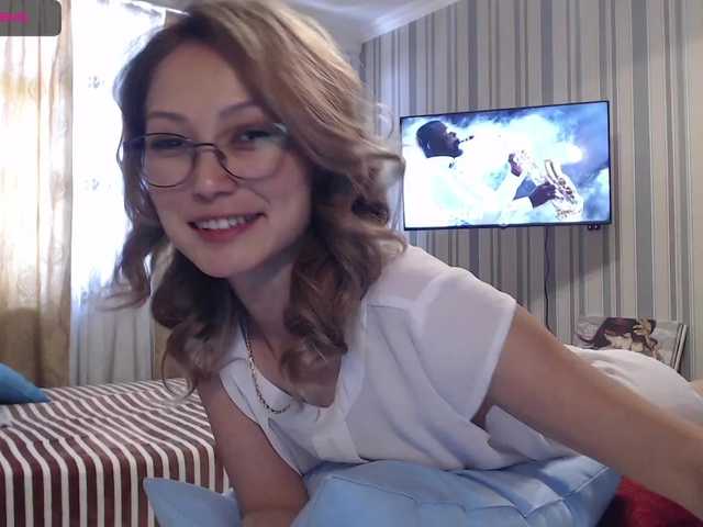 Live sex webcam photo for LiliToli1 #287998101