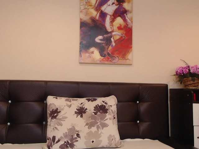 Live sex webcam photo for monikaG #240983408