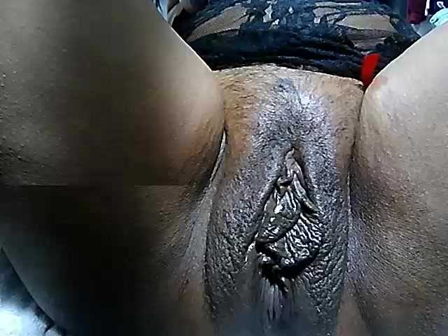 Live sex webcam photo for sarah-hot #240979008