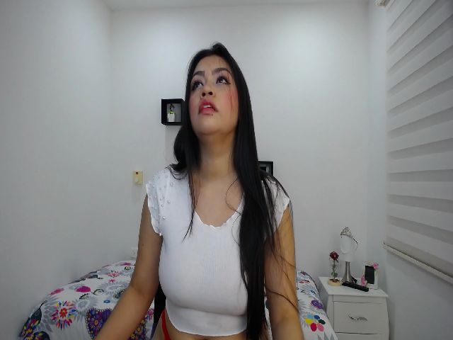 Live sex webcam photo for Darlaa__doll #262919218