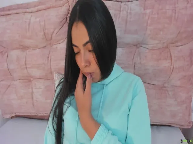Live sex webcam photo for Kendry_ #259516836