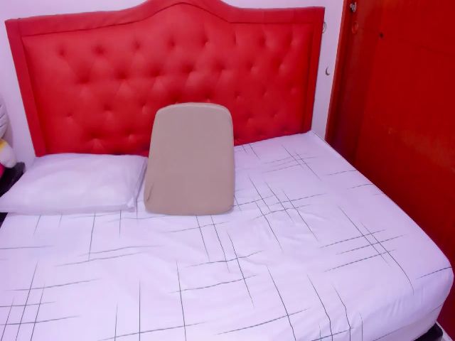 Live sex webcam photo for Magic_kendra #263296831