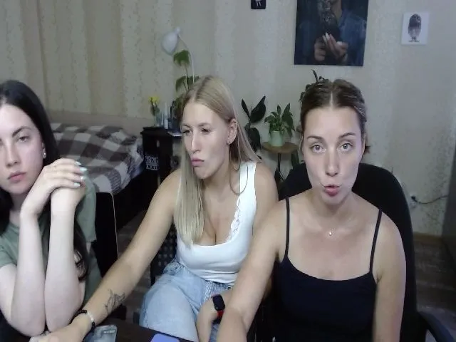 Live sex webcam photo for Emi_lywild #263731346