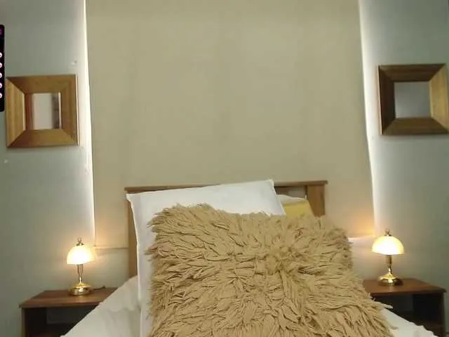 Live sex webcam photo for sarah-gomez #253866697