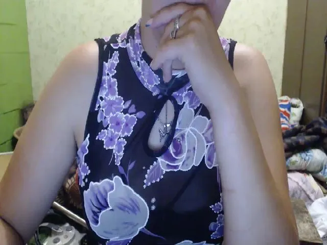 Live sex webcam photo for xxx_butterfly #253878576