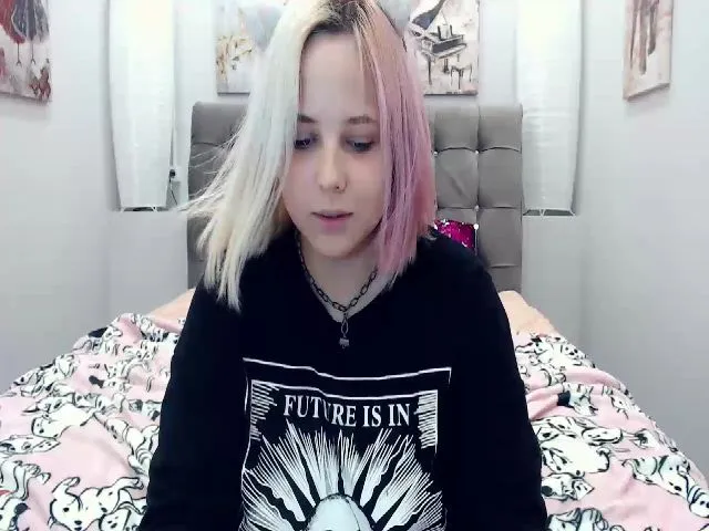 Live sex webcam photo for Helokit #255927416