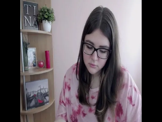 Live sex webcam photo for SweetyTinna #265480992