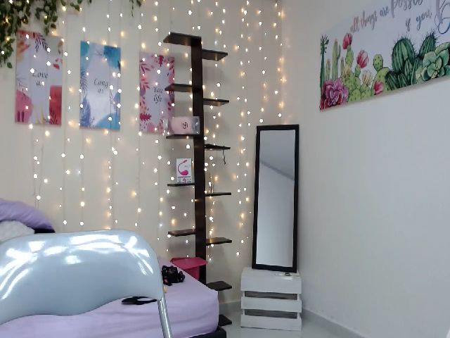 Live sex webcam photo for JOLIE_ABALO #260507439