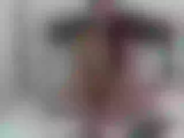 Live sex webcam photo for LeaQueen #241045403