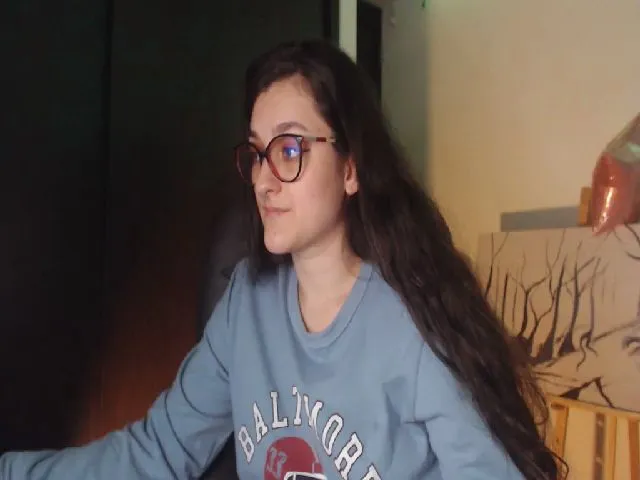 Live sex webcam photo for Miah_Peach #255264724