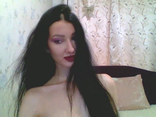 Live sex webcam photo for GirlPlayy #254365398
