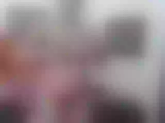 Live sex webcam photo for lilyhung50 #240897570