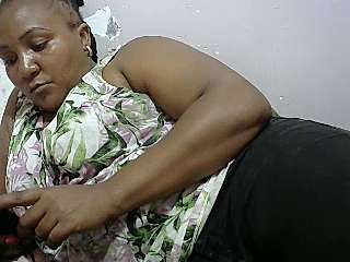 Live sex webcam photo for sweetlinexxx6 #242430158