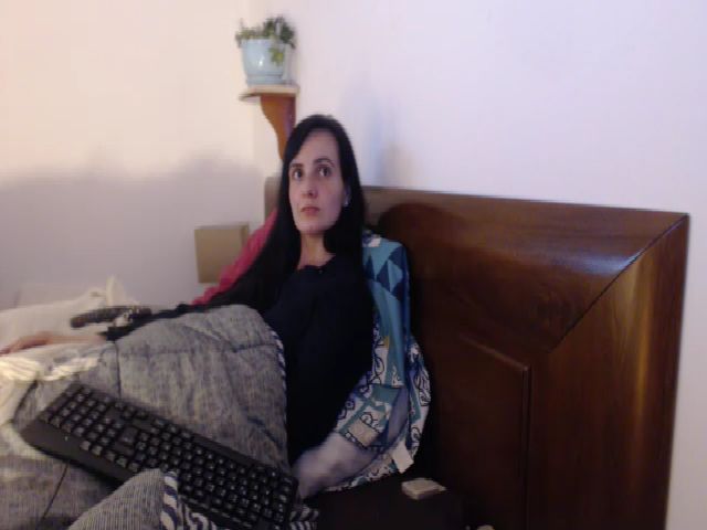 Live sex webcam photo for isabellazee2 #257335332