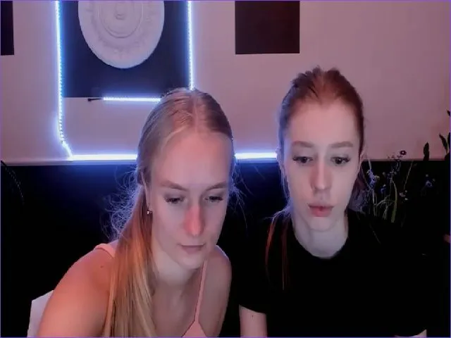 Live sex webcam photo for EmillyWillis #260619649