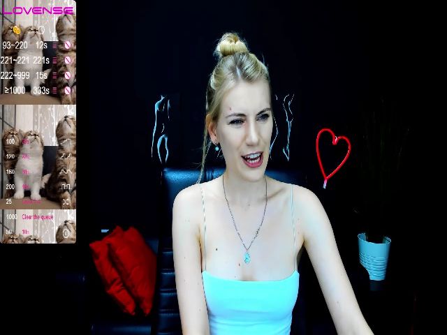 Live sex webcam photo for LiliManchest #253859141