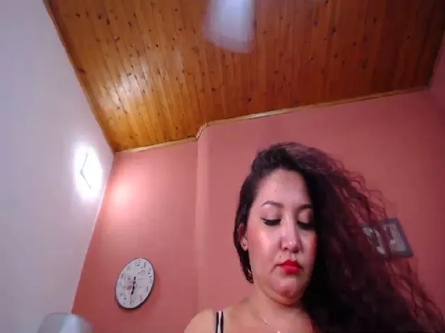 Live sex webcam photo for Victoria_flr #253952326