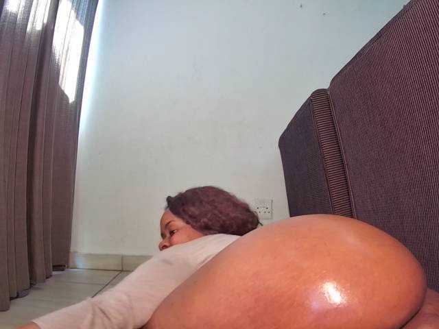 Live sex webcam photo for ebonysupegirl #262043442