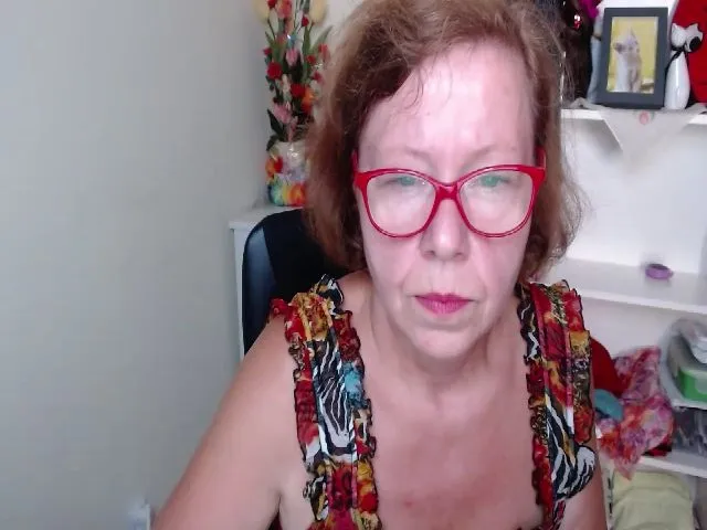 Live sex webcam photo for Adele_69 #264928196