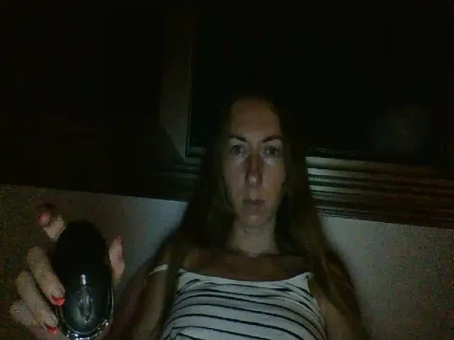 Live sex webcam photo for CheelyWilly #255751796