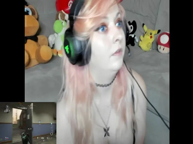 Live sex webcam photo for PrincessBluu #258293691