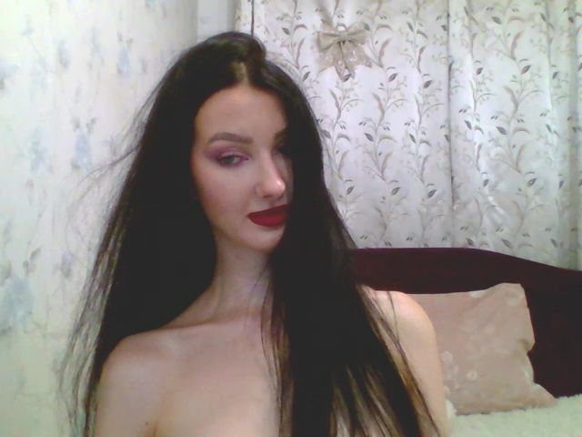 Live sex webcam photo for GirlPlayy #253930730