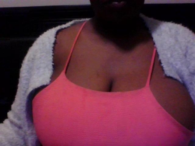 Live sex webcam photo for TheMajestibbb #258269597