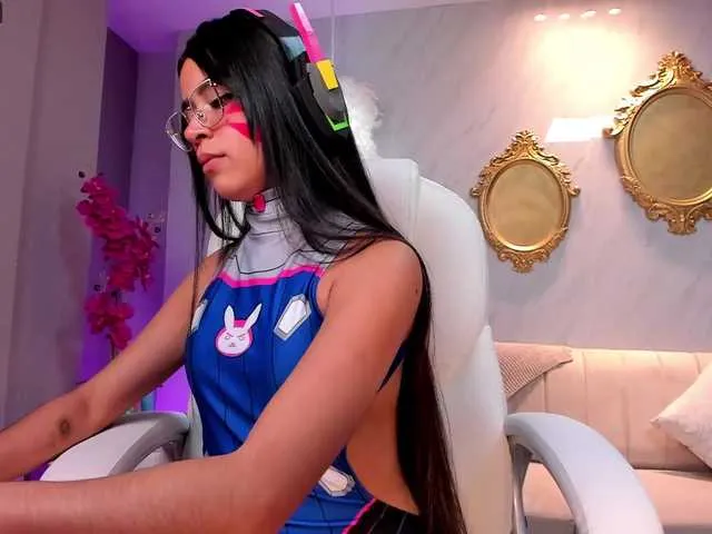 Live sex webcam photo for EvelynHarris #287950257