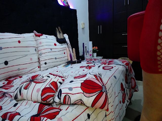 Live sex webcam photo for Anastasia_bee #265391220