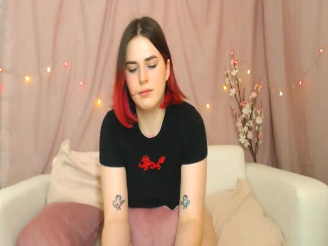 Live sex webcam photo for Miss_Lizzy_ #253302487