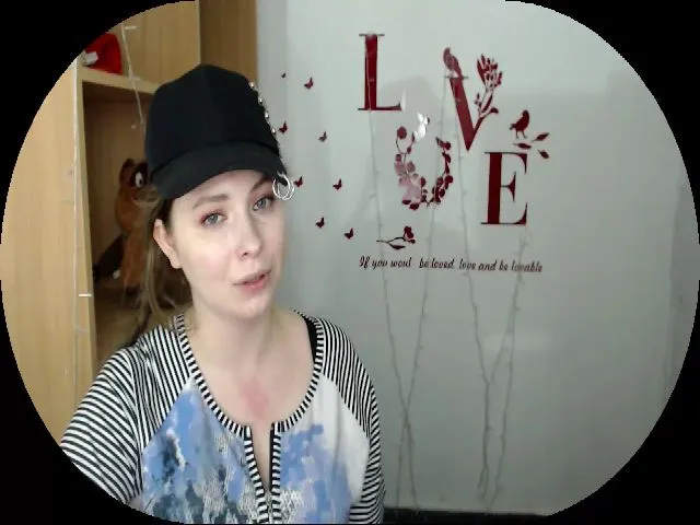 Live sex webcam photo for MollyMey #253236553