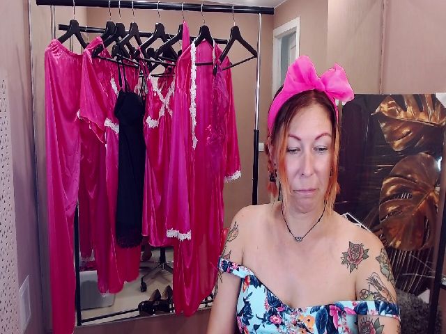 Live sex webcam photo for MarvelousLilu #252507749