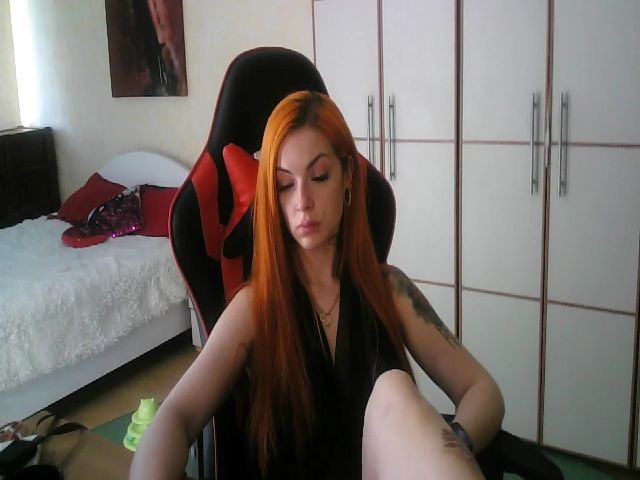 Live sex webcam photo for LuckyStarlet #259918103